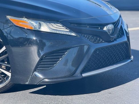 Used 2018 Toyota Camry XSE image 8