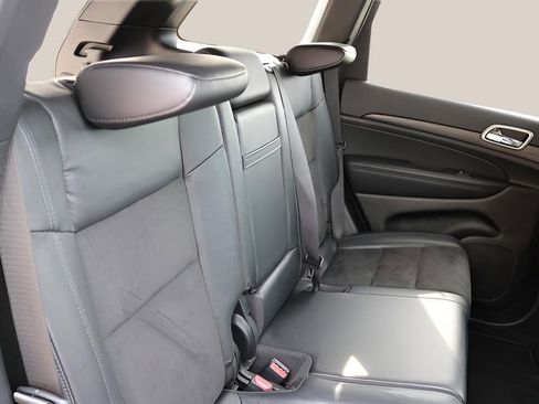 Used 2022 Jeep Grand Cherokee Laredo X RWD image 18