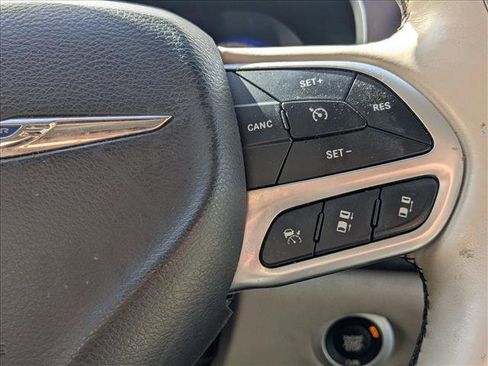 Used 2018 Chrysler Pacifica Limited w/ Advanced Safetytec Group image 11