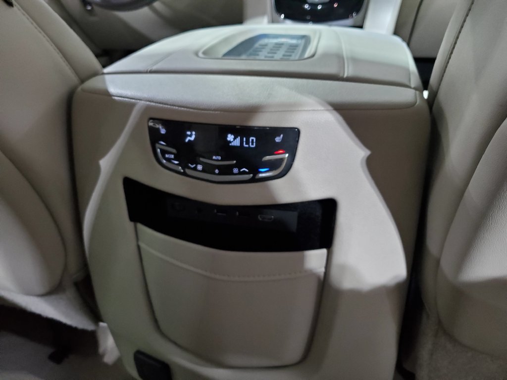 Used 2017 Cadillac Escalade Premium Luxury AWD/4WD image 23