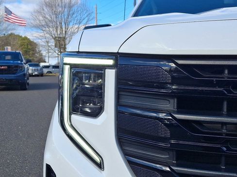 Certified 2024 GMC Sierra 1500 Elevation image 10