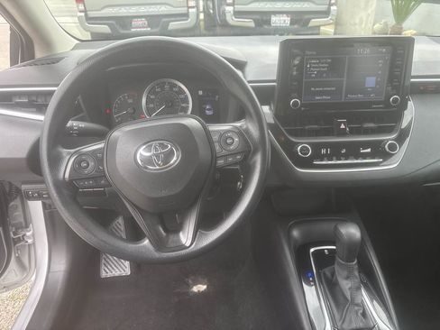 Used 2022 Toyota Corolla LE image 11