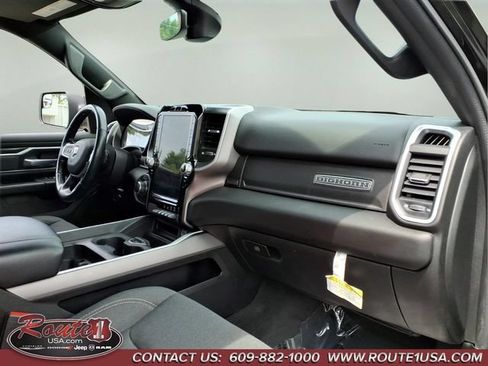 Used 2022 RAM 1500 Big Horn AWD/4WD image 12