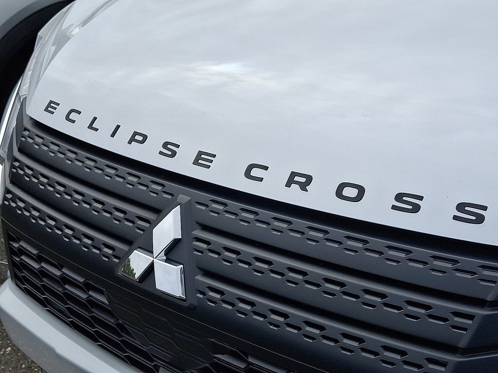 New 2026 Mitsubishi Eclipse Cross LE AWD/4WD image 5