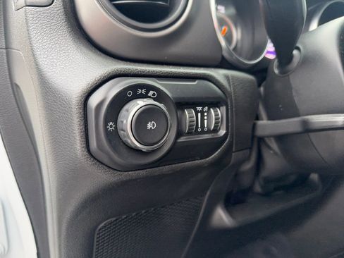 Used 2022 Jeep Wrangler Unlimited Sport AWD/4WD image 11