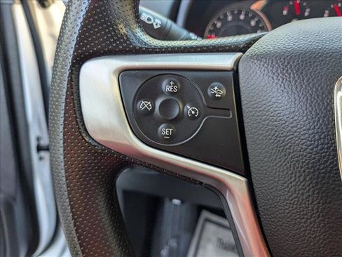 Used 2024 GMC Terrain SLE image 18