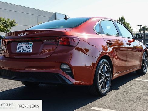 Used 2023 Kia Forte LXS w/ LXS Technology Package FWD image 6