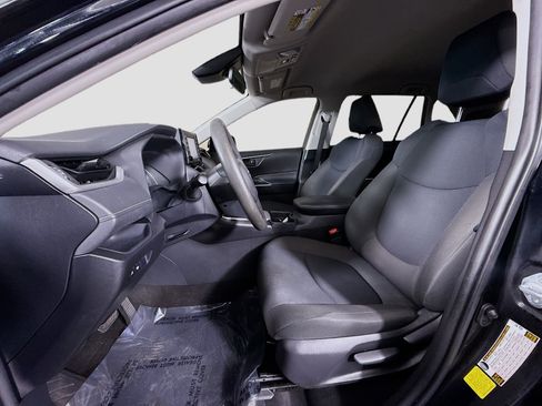 Used 2020 Toyota RAV4 LE image 21