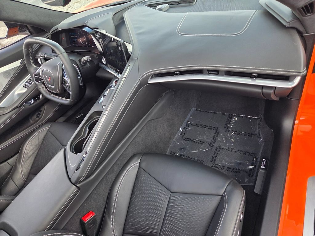 Used 2022 Chevrolet Corvette Stingray Premium Conv w/ Z51 Performance Package RWD image 15