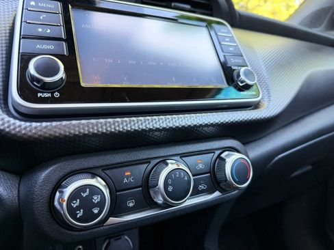 Used 2020 Nissan Kicks S FWD image 41