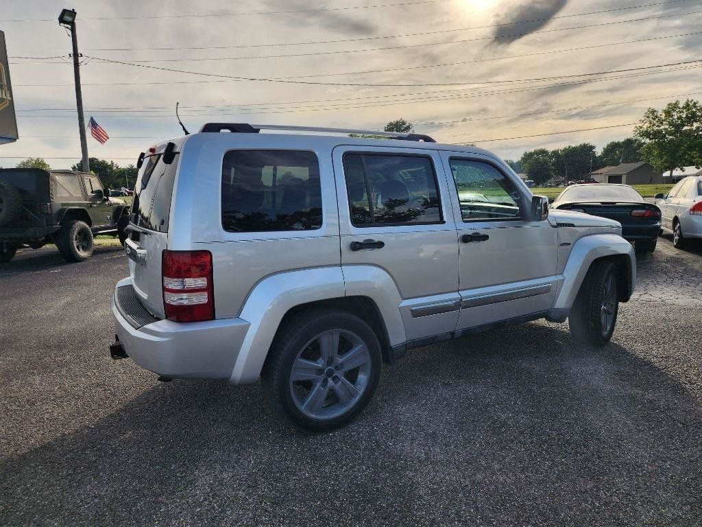 Used 2011 Jeep Liberty Sport AWD/4WD image 5