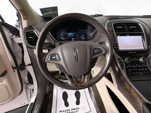 Used 2016 Lincoln MKX Reserve FWD image 11