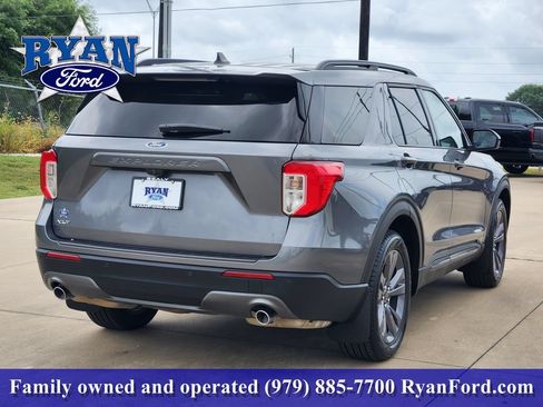 Certified 2022 Ford Explorer XLT w/ Equipment Group 202A RWD image 3