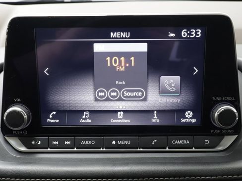 Used 2023 Nissan Rogue SL AWD/4WD image 9