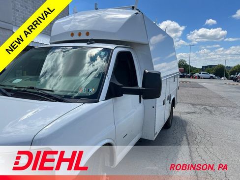 Used 2019 GMC Savana 3500 w/ Power Convenience Package RWD image 1