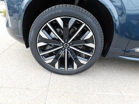 New 2026 Volvo XC90 B6 Plus w/ Protection Package image 12