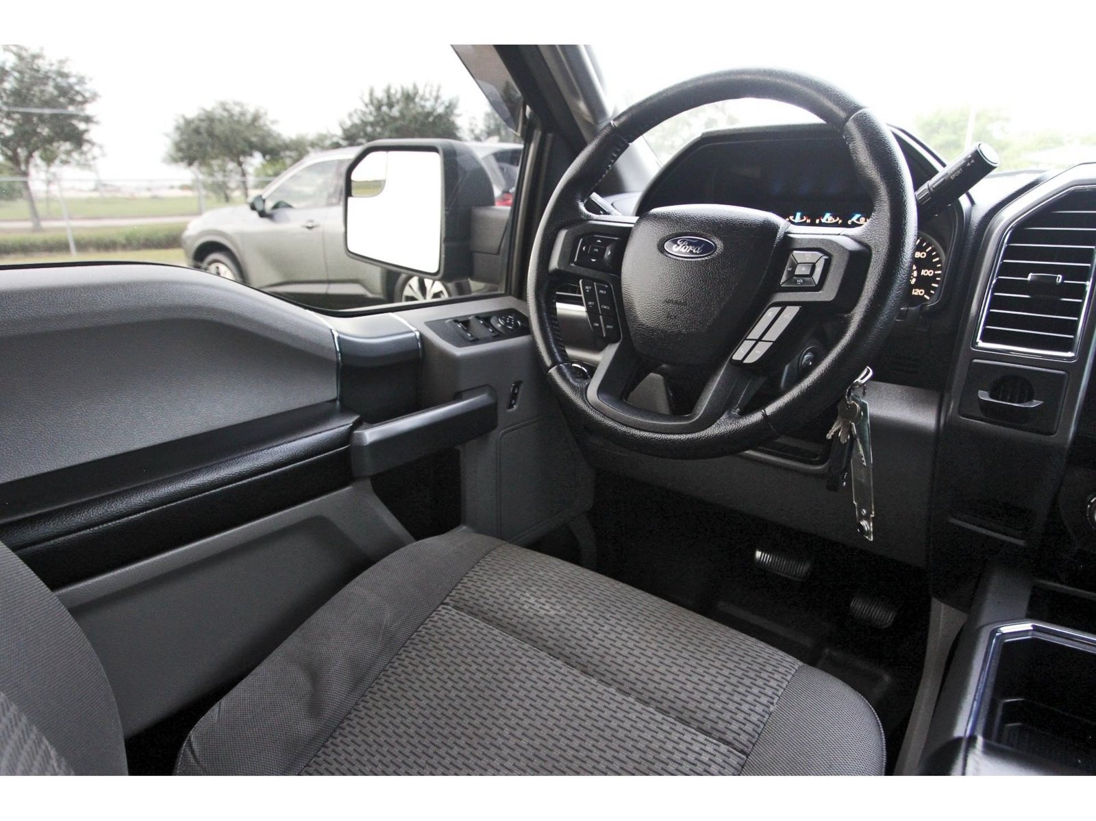 Used 2015 Ford F150 XLT w/ Equipment Group 302A Luxury RWD image 12