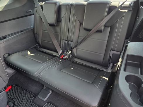 Used 2023 Volkswagen Atlas SE w/ Panoramic Sunroof Package FWD image 20