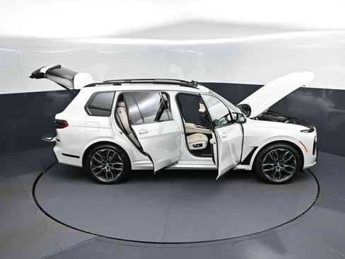 New 2026 BMW X7 M60i image 51
