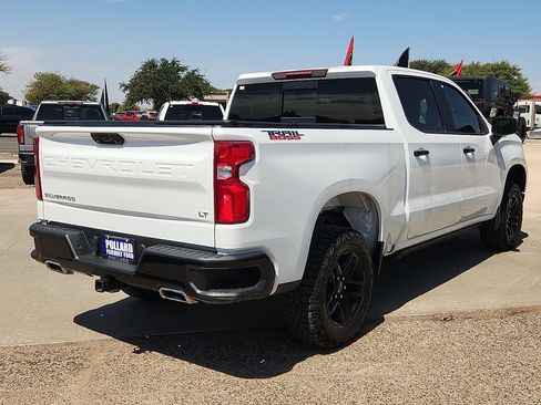 Used 2024 Chevrolet Silverado 1500 LT Trail Boss w/ Convenience Package II AWD/4WD image 4