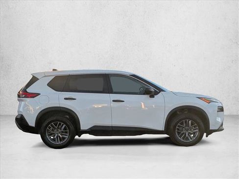 Used 2023 Nissan Rogue S image 4