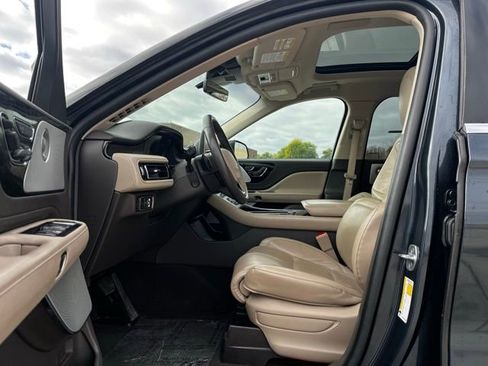 Used 2022 Lincoln Aviator Reserve w/ Equipment Group 201A image 13