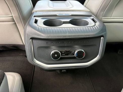 Used 2025 Ford Expedition Active AWD/4WD image 13