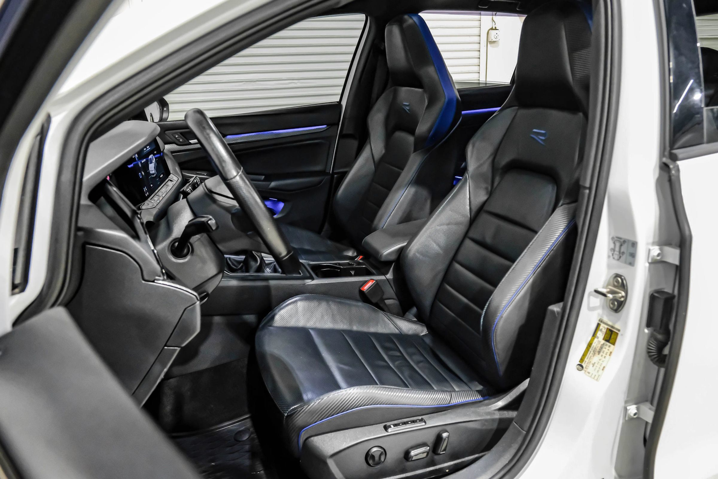 Used 2022 Volkswagen Golf R AWD/4WD image 46