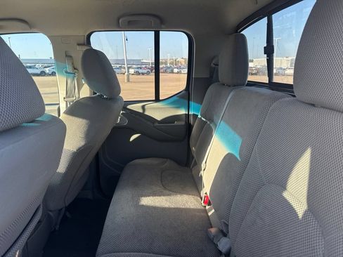 Used 2016 Nissan Frontier SV RWD image 33