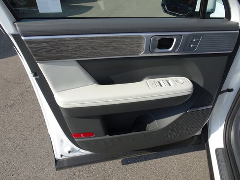 Used 2025 Hyundai Santa Fe Calligraphy image 13