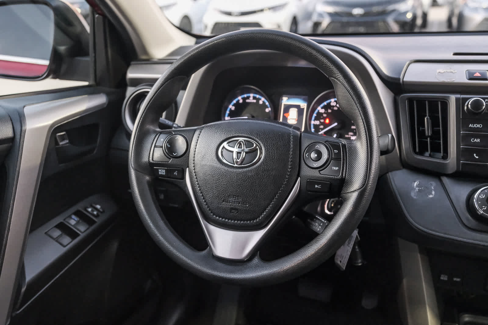 Used 2018 Toyota RAV4 LE w/ All Weather Liner Package FWD image 16