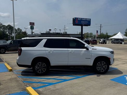 Used 2024 Chevrolet Tahoe Z71 w/ Luxury Package AWD/4WD image 4