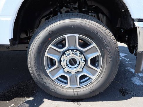 New 2025 Ford F350 XLT image 10