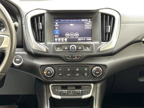 Used 2024 GMC Terrain SLE image 23