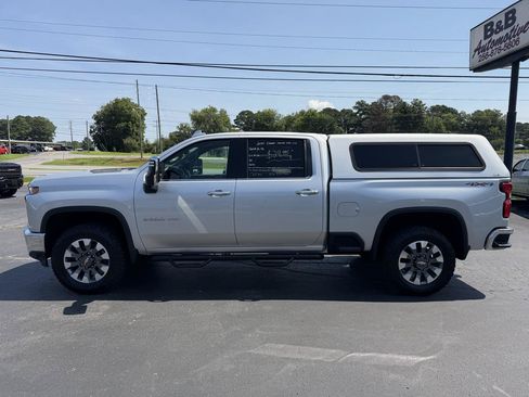 Used 2020 Chevrolet Silverado 2500 LTZ AWD/4WD image 10