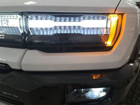 New 2025 GMC Hummer EV 2X image 38