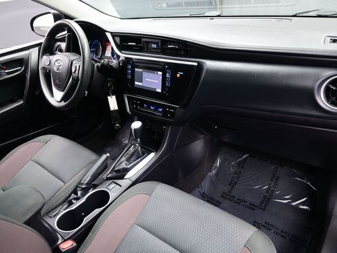 Used 2019 Toyota Corolla LE image 14