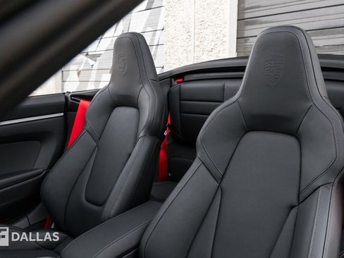 Used 2025 Porsche 911 Carrera image 23