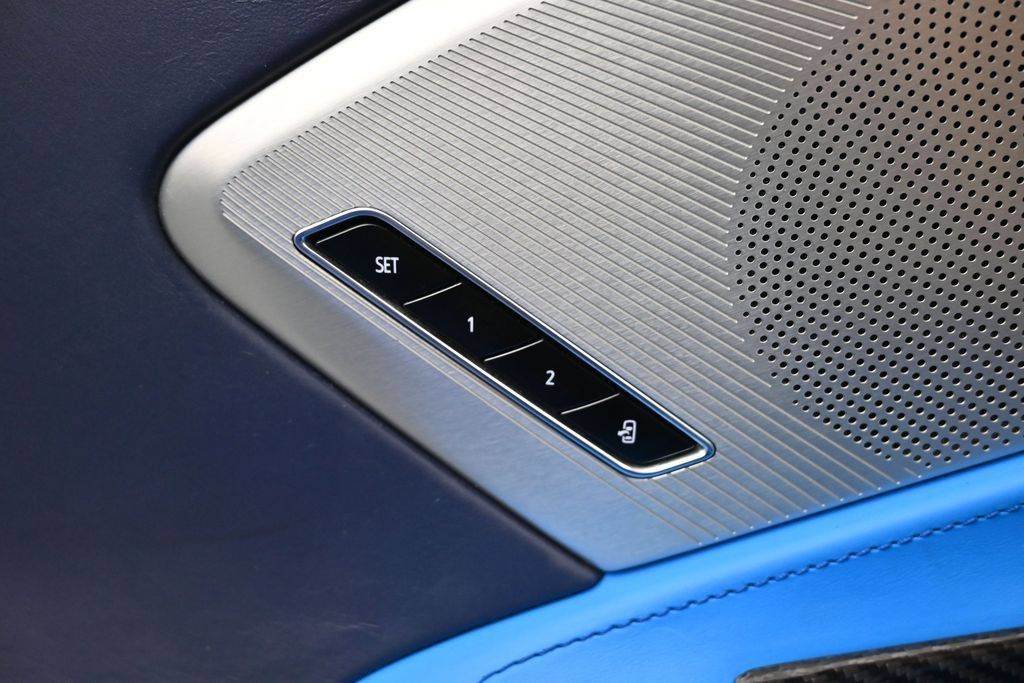 Used 2022 Chevrolet Corvette Stingray Premium Conv w/ Z51 Performance Package RWD image 18
