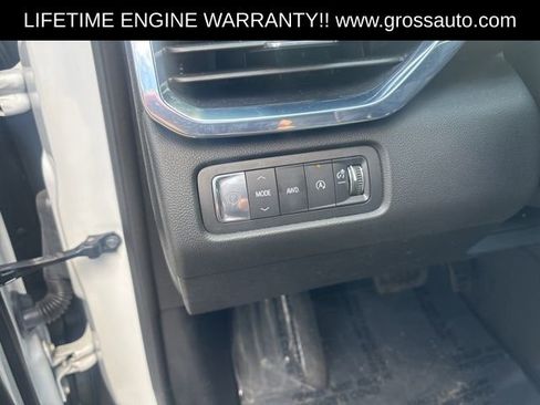 Used 2025 GMC Acadia Elevation AWD/4WD image 12