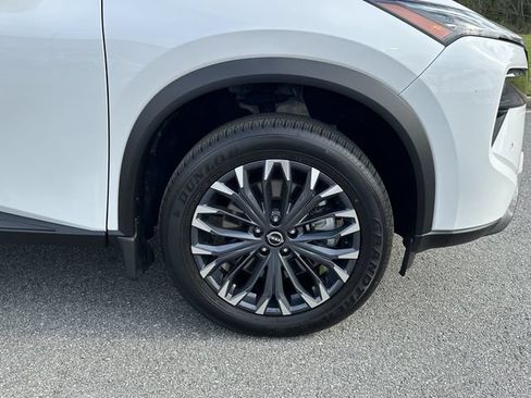 Certified 2025 Nissan Rogue SL w/ Tech Package FWD image 14
