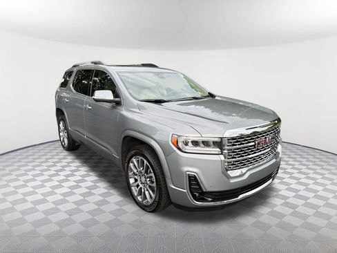 Used 2023 GMC Acadia Denali w/ Denali Ultimate Package FWD image 3