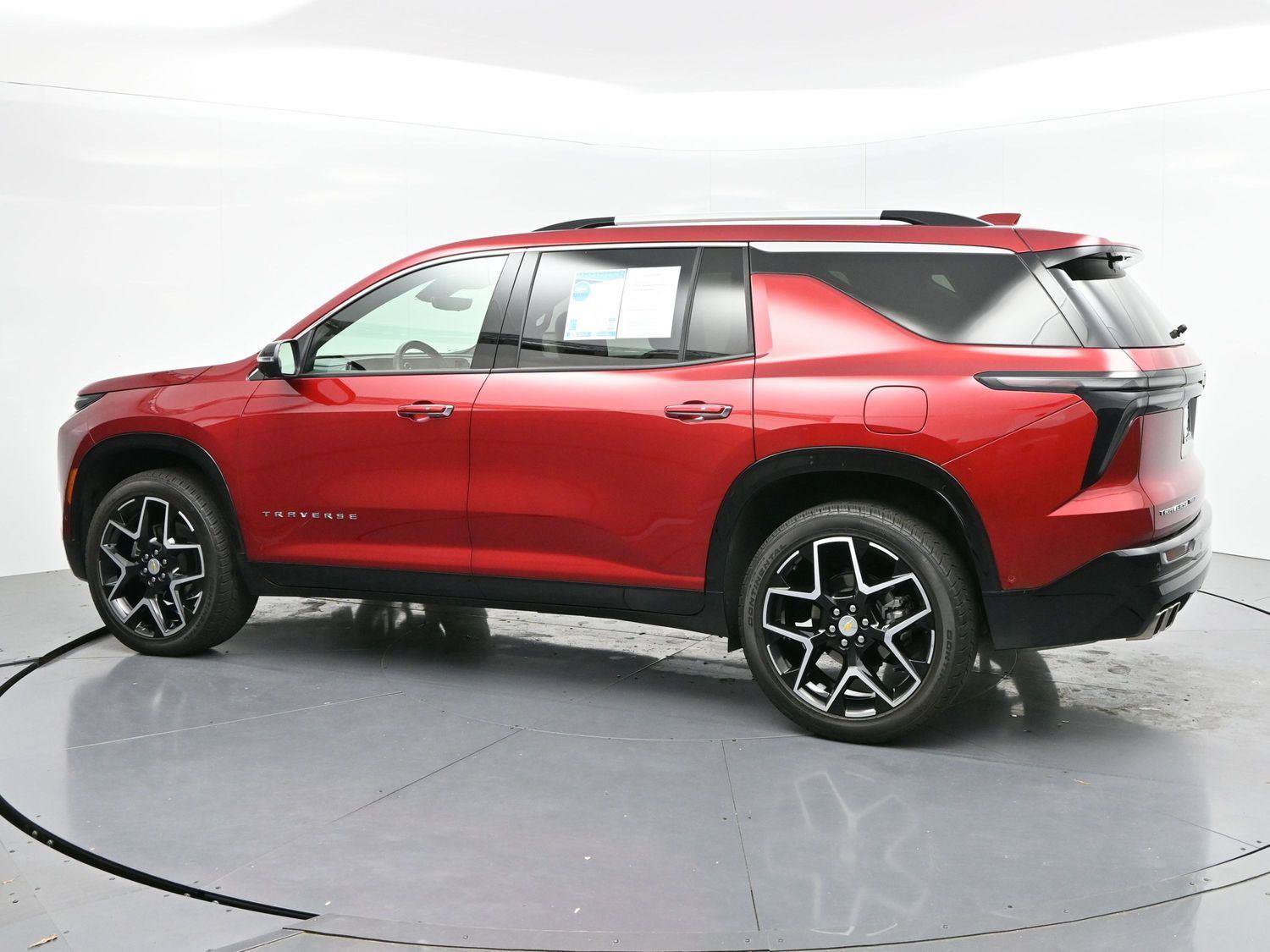 Used 2025 Chevrolet Traverse High Country AWD/4WD image 5