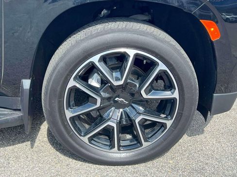 Used 2023 Chevrolet Suburban RST w/ Luxury Package AWD/4WD image 9