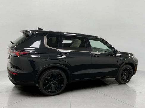 New 2026 Mitsubishi Outlander LE AWD/4WD image 2