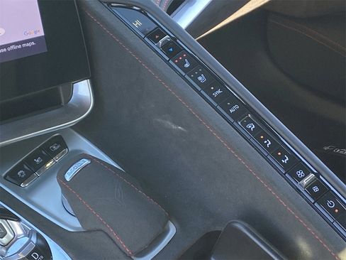 Used 2025 Chevrolet Corvette Stingray Premium Conv w/ Z51 Performance Package image 24