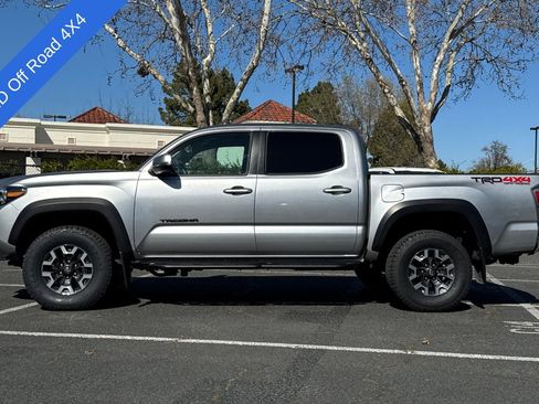 Used 2023 Toyota Tacoma TRD Off-Road w/ Black Out Package (TMS) image 7