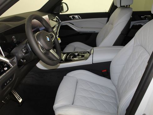 New 2026 BMW X5 xDrive40i w/ M Sport Package image 5