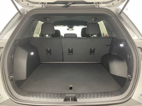 New 2026 Chevrolet Equinox LT AWD/4WD image 11