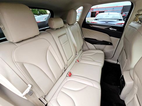 Used 2019 Lincoln MKC Premiere image 17